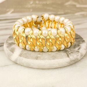 Vintage Hollywood Regency Wide Faux Pearl Bracelet | Gold Tone Leaf Link | MCM